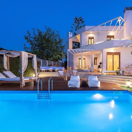 Love White Villa เอียลิซอส ภายนอก รูปภาพ